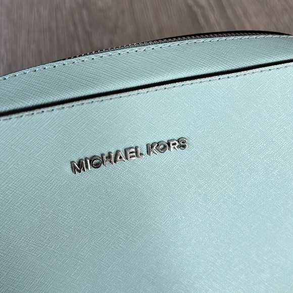 Michaek Kors Jet Set Saffiano Learher Crossbody in Mint Green/light turquoise - Picture 4 of 5